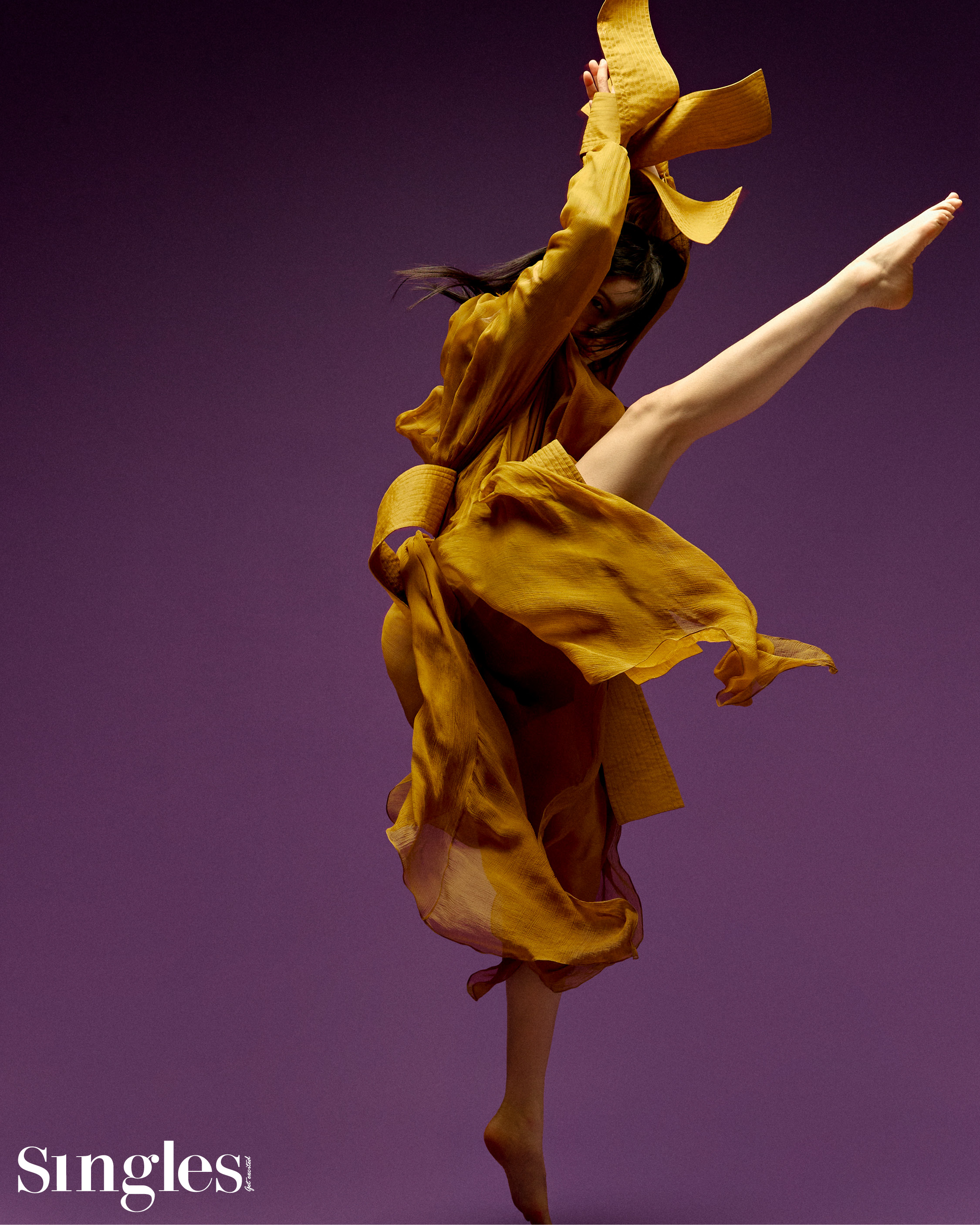 셀럽, 셀럽 화보, 싱글즈 화보, 모니카, 장은실, 정혜인, 서현숙, 신지은, 구슬, 여왕벌 게임, 스포트막스, 릭오웬스, 토즈, 구찌